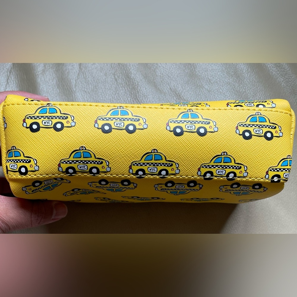 Marc Tetro - Yellow Taxi Print Pouch - NWOT! - Picture 2 of 4